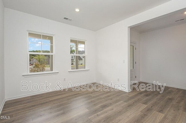 Building Photo - 153 Hickory Grv Dr