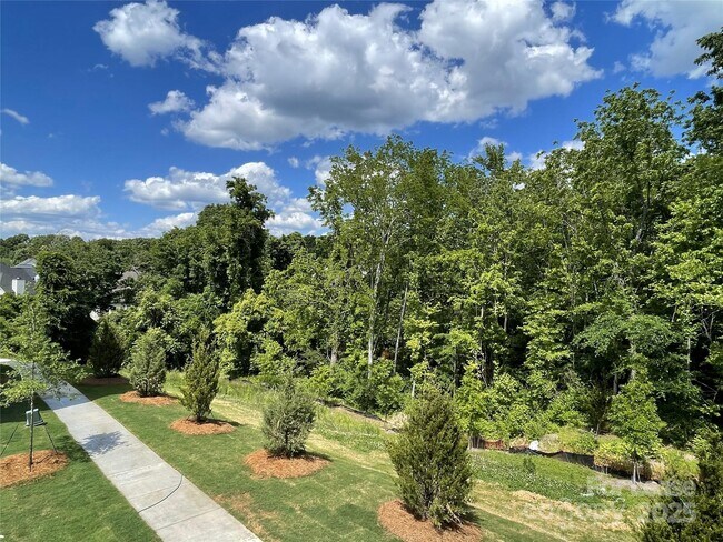 Building Photo - 5005 Layman Dr