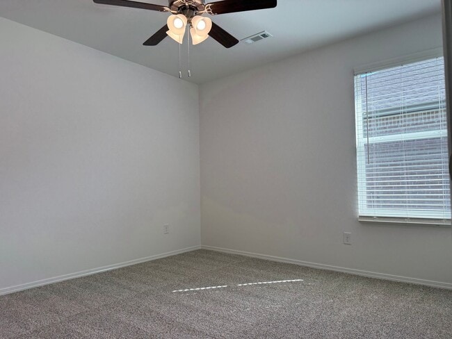 Building Photo - 245 Bighorn Trl