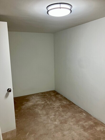 Building Photo - 1440 Veteran Ave