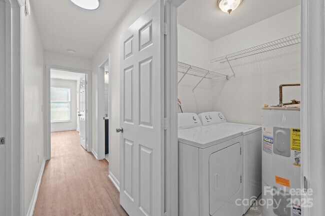 Building Photo - 6203 Rosecroft Dr