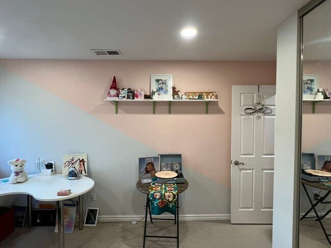 Building Photo - 7551 Maywood Dr