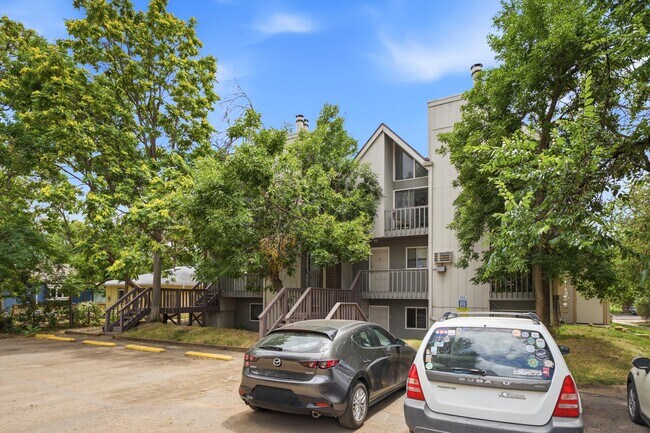 Building Photo - 2019 Grove St