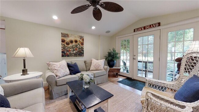 Building Photo - 95 Wood Ln