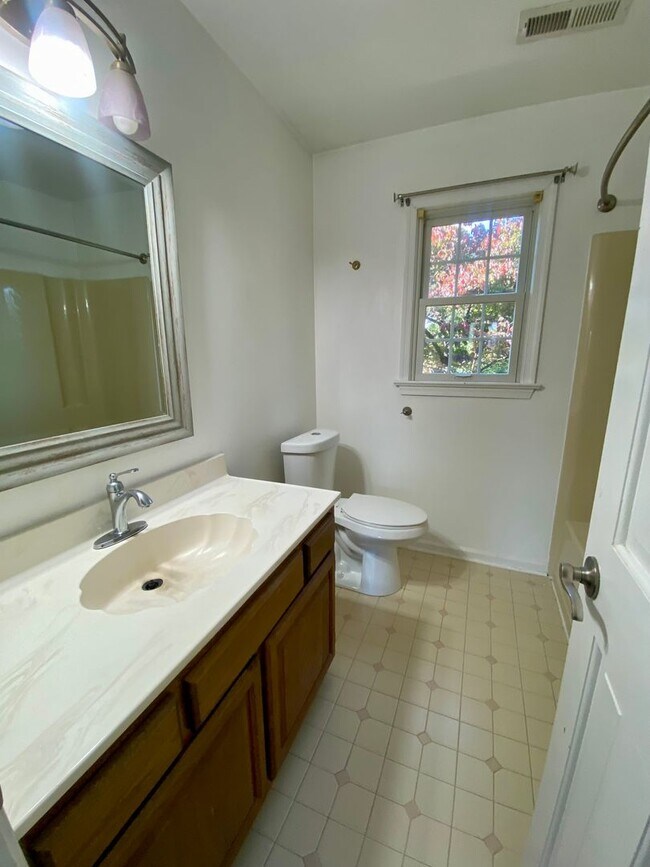 Building Photo - Wesleyan Pines