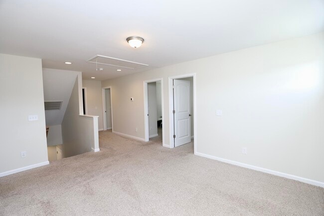 Building Photo - 17 Carriagebrook Cir
