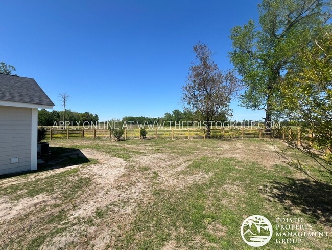 Building Photo - Charming Country Home in Bowman, SC