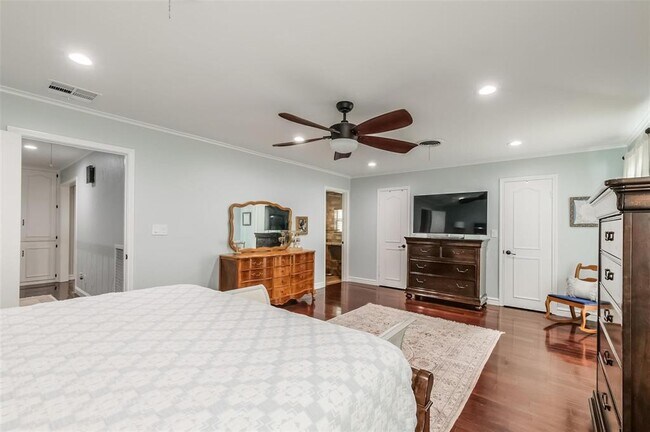Building Photo - 8638 Oakford Dr