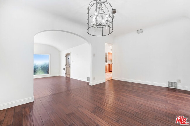 Building Photo - 2315 Cochran Ave