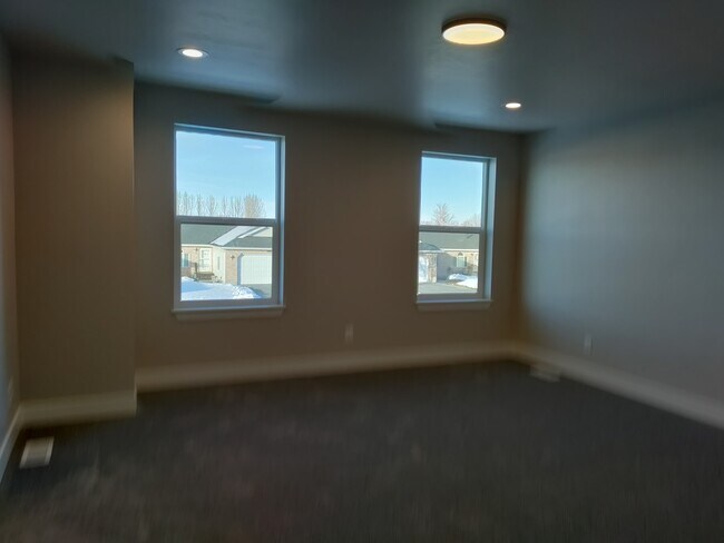 Building Photo - 2919 Homewood Dr