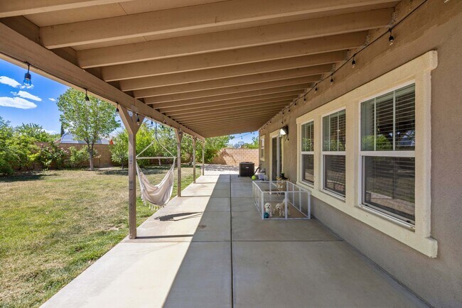 Building Photo - 4 bedrooms / 3 bathroom OPEN floor plan HOUSE for rent in LANCASTER