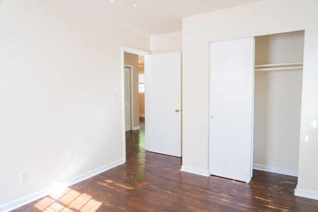 Building Photo - 114 Stratford Ct