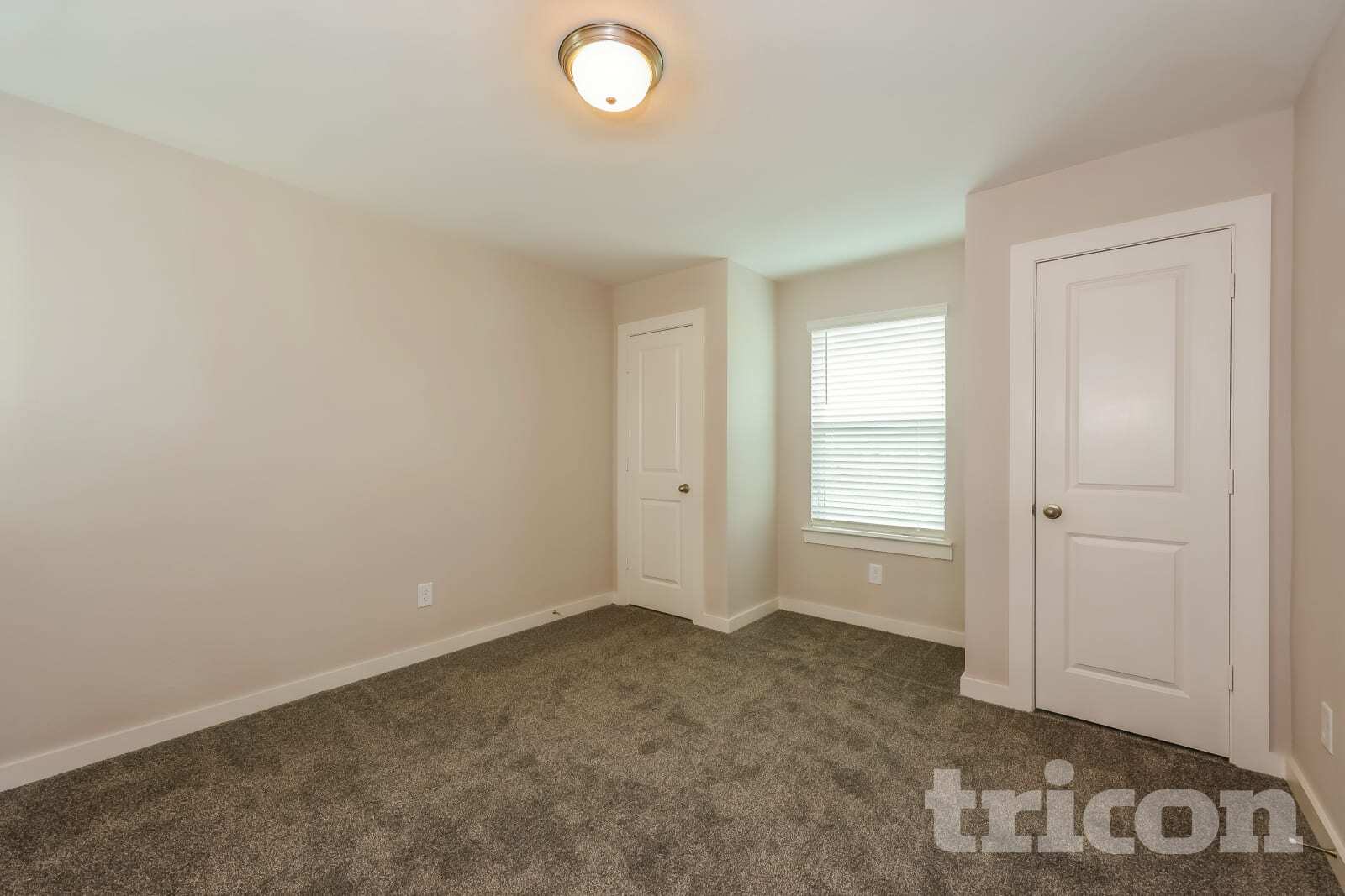 Building Photo - 305 Yorkshire Ct