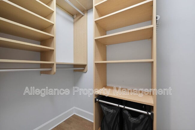 Building Photo - 3600 S Glebe Rd