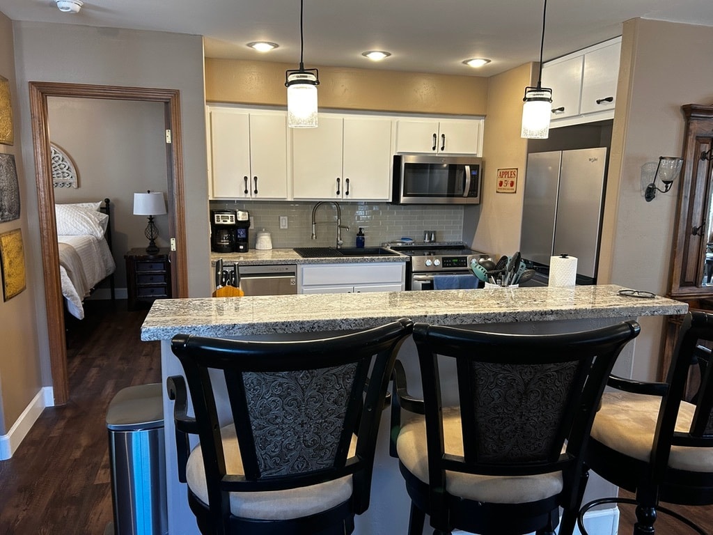 Building Photo - 2630 W Tall Oaks Ct