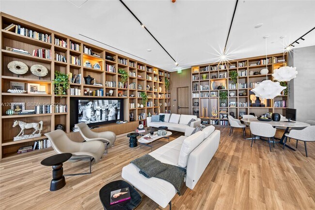 Building Photo - 1400 Biscayne Blvd