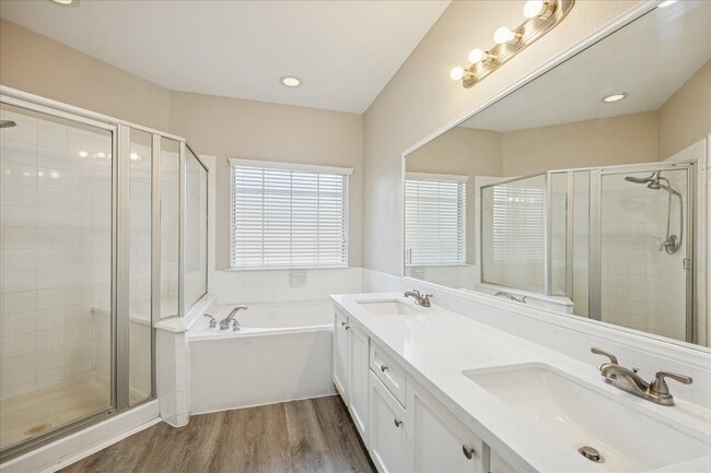 Building Photo - 10834 Bay Bridge Dr