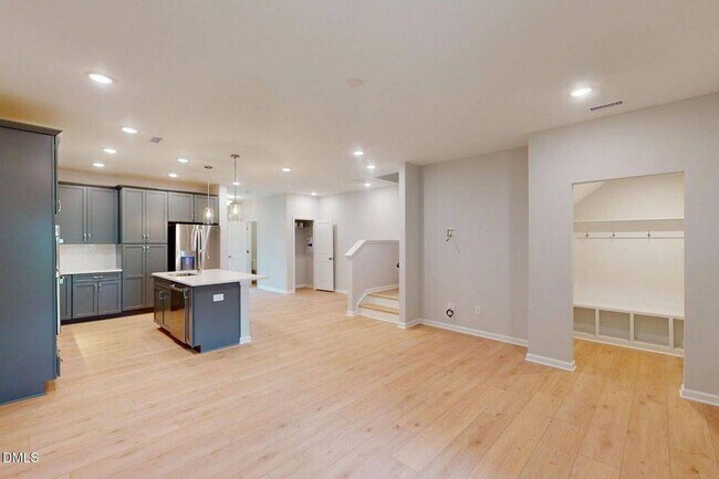 Building Photo - 2459 Englemann Dr