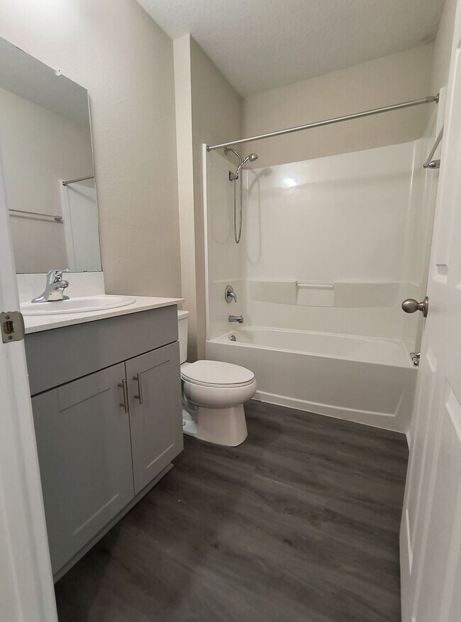 Building Photo - 5 BED 3 BATH SOLAR HOME FOR RENT!! Availab...
