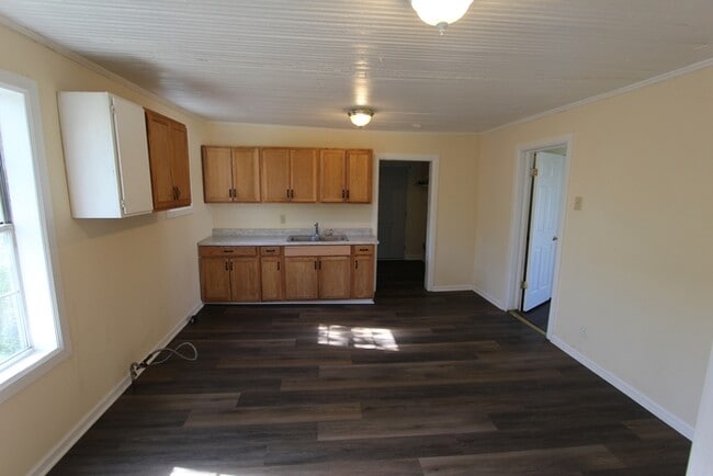 Building Photo - 1122 Haynes St