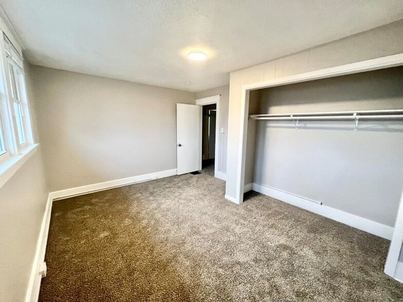 Building Photo - 1209 Reservoir St