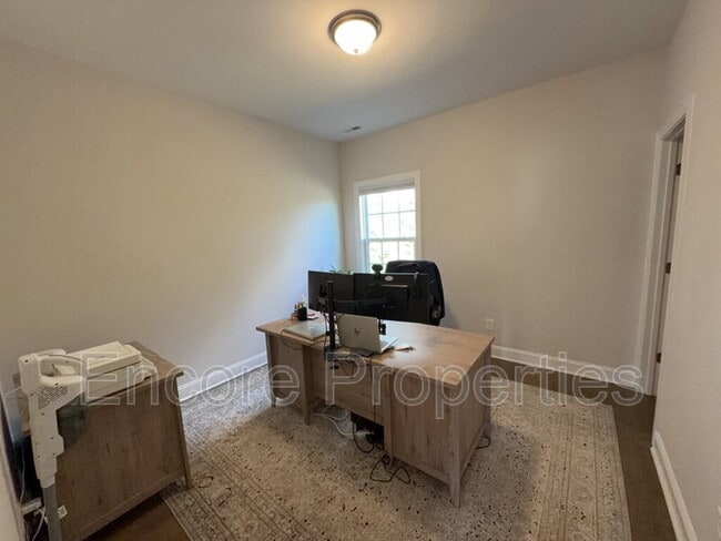 Building Photo - 2211 Montebell View Dr