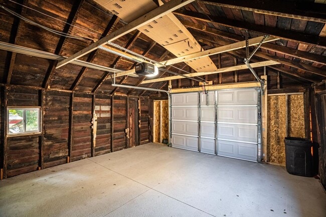 Building Photo - Northside Home with Yard & Garage
