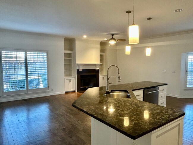 Building Photo - Stunning 4 bedroom, 3 bath home with a pool in beautiful Cedar Ridge!