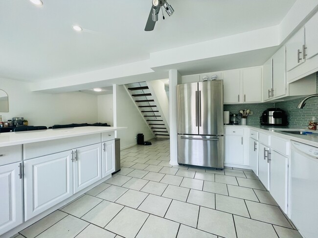 Building Photo - 1506 Fernwood Ct