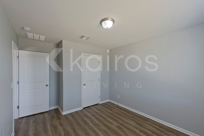 Building Photo - 179 W Impala Dr
