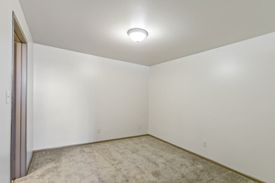 Building Photo - 5625 15th Ave NE