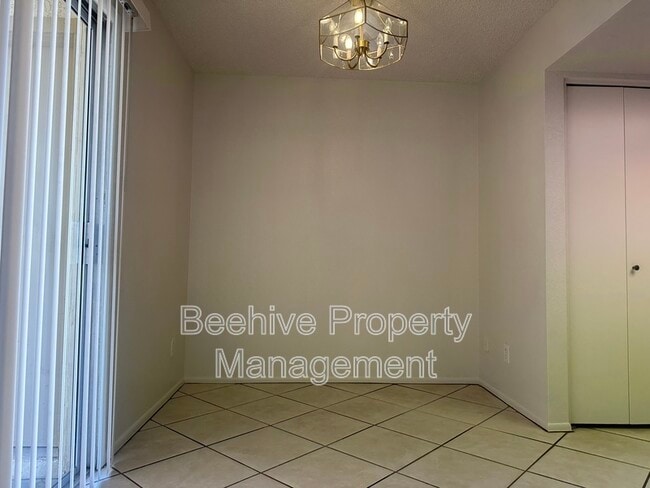 Building Photo - 1342 W Emerald Ave