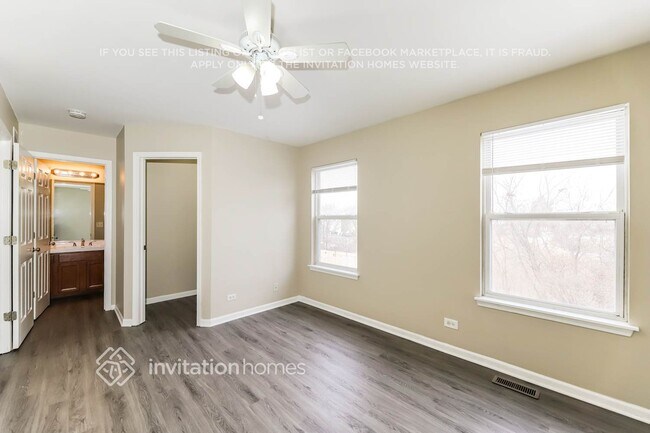 Building Photo - 180 E Big Horn Dr