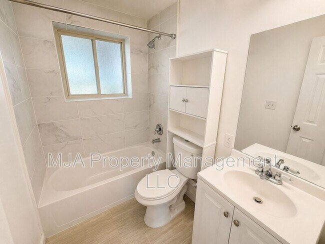 Building Photo - 6375 Fuchsia Dr
