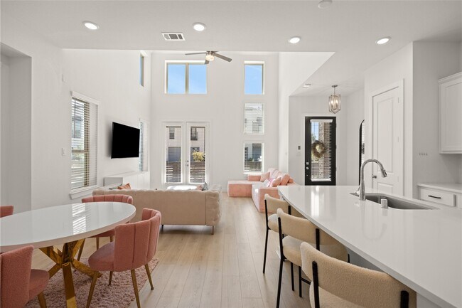 Building Photo - 19726 Curved Steel Dr