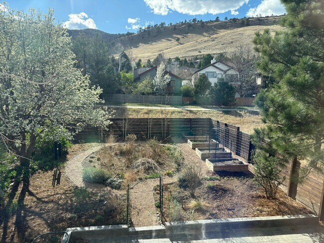 Building Photo - Stunning 4 bed 3.5 Bath Home in Wonderland Hills Walking Distance to Wonderland Lake. Rent Furnis...