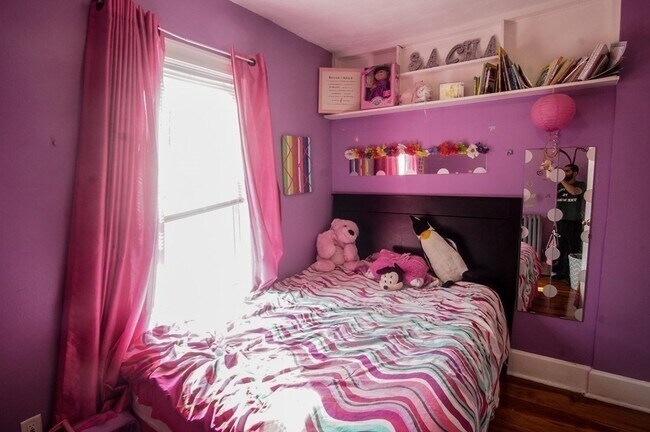 Building Photo - 4 Burton Ave