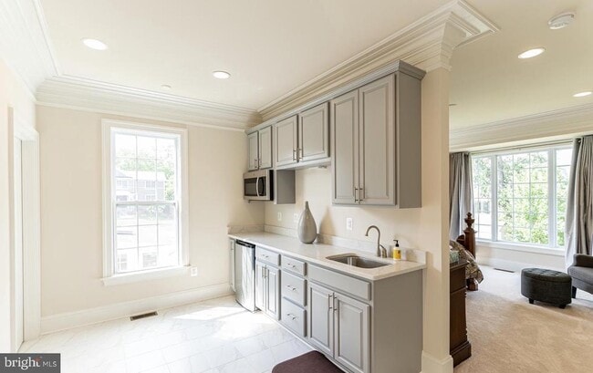 Building Photo - 6626 Ivy Hill Dr