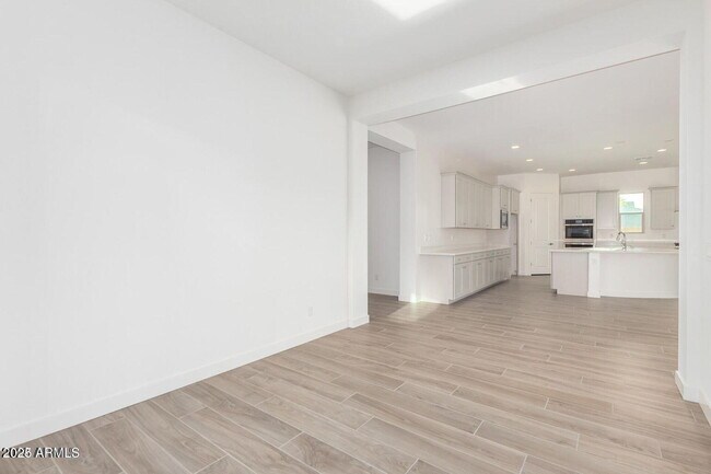 Building Photo - 1510 E Flower St
