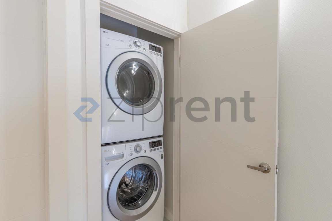 Building Photo - 7805 Cooper Ln