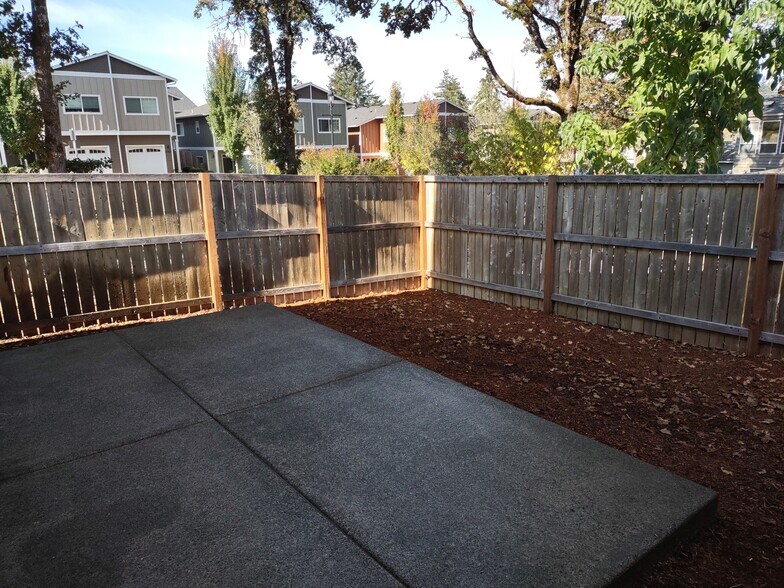 Building Photo - 1179 Mariel Pl S