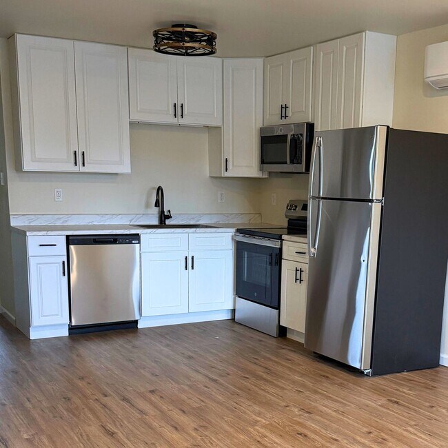 Building Photo - Newly Renovated 2BR in Downtown Myersville!