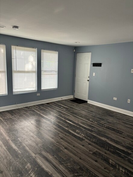 Living Room - 3700 S Michigan Ave
