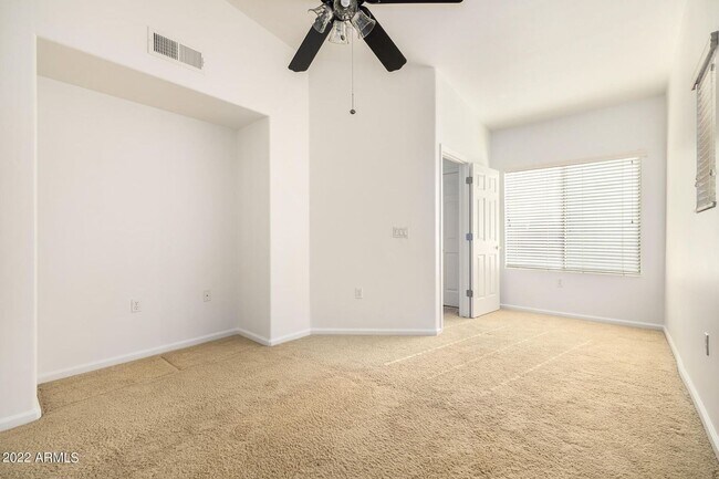 Building Photo - 1920 E Bell Rd