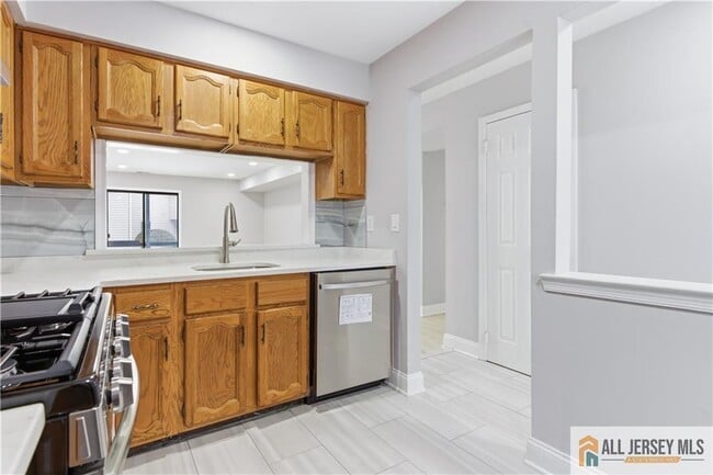 Building Photo - 809 Woodbridge Commons Way