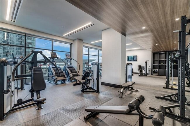 Building Photo - 807 Crawford St