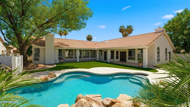 Building Photo - 8638 E Dahlia Dr