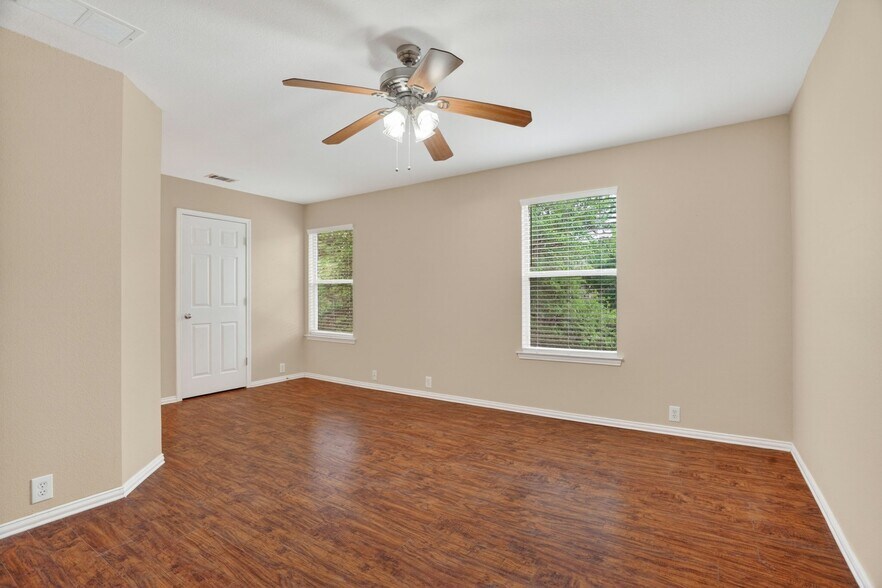 Building Photo - 10624 Traymore Dr