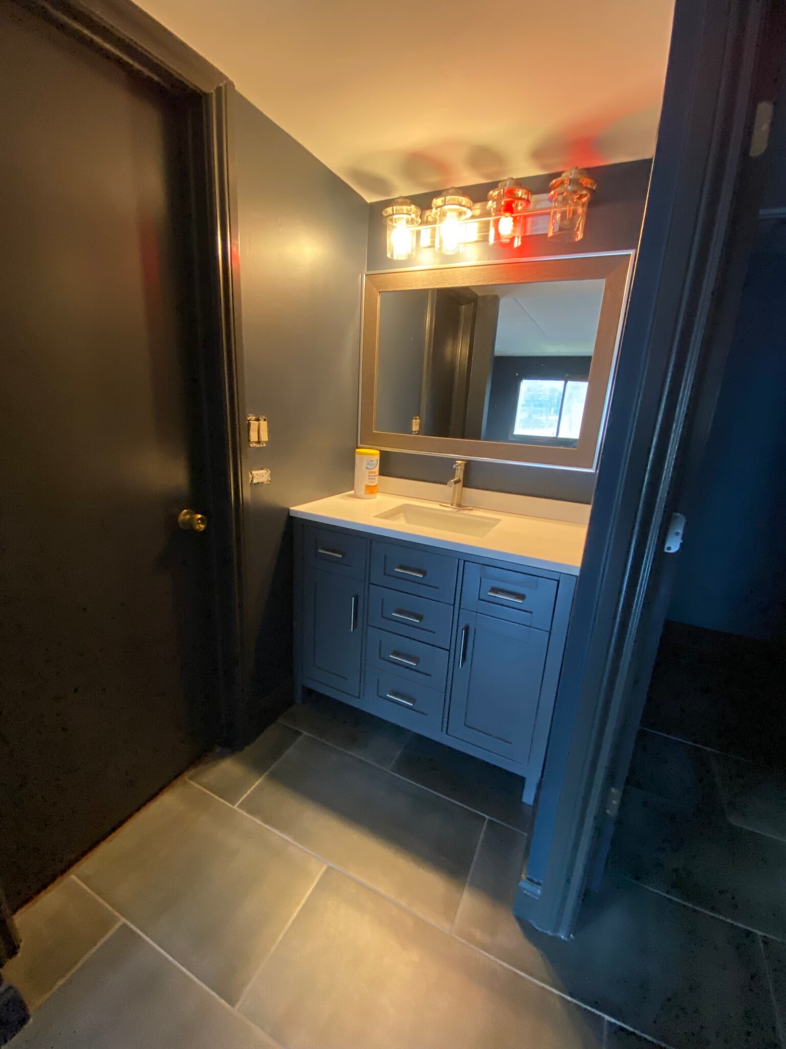 Building Photo - 917 Vose Dr