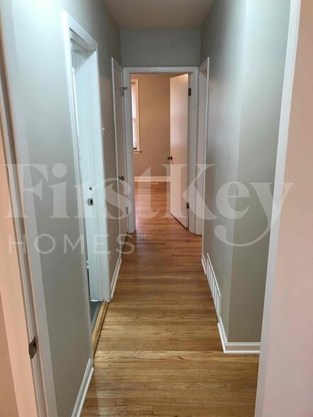 Building Photo - 723 Manchester Ave